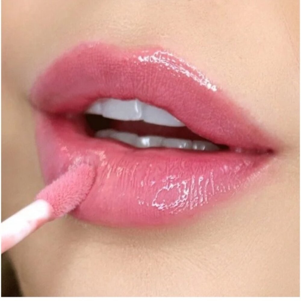 NIB Kismet Cosmetics Polished Lip Plumping Gloss in "Baby" - Picture 4 of 4
